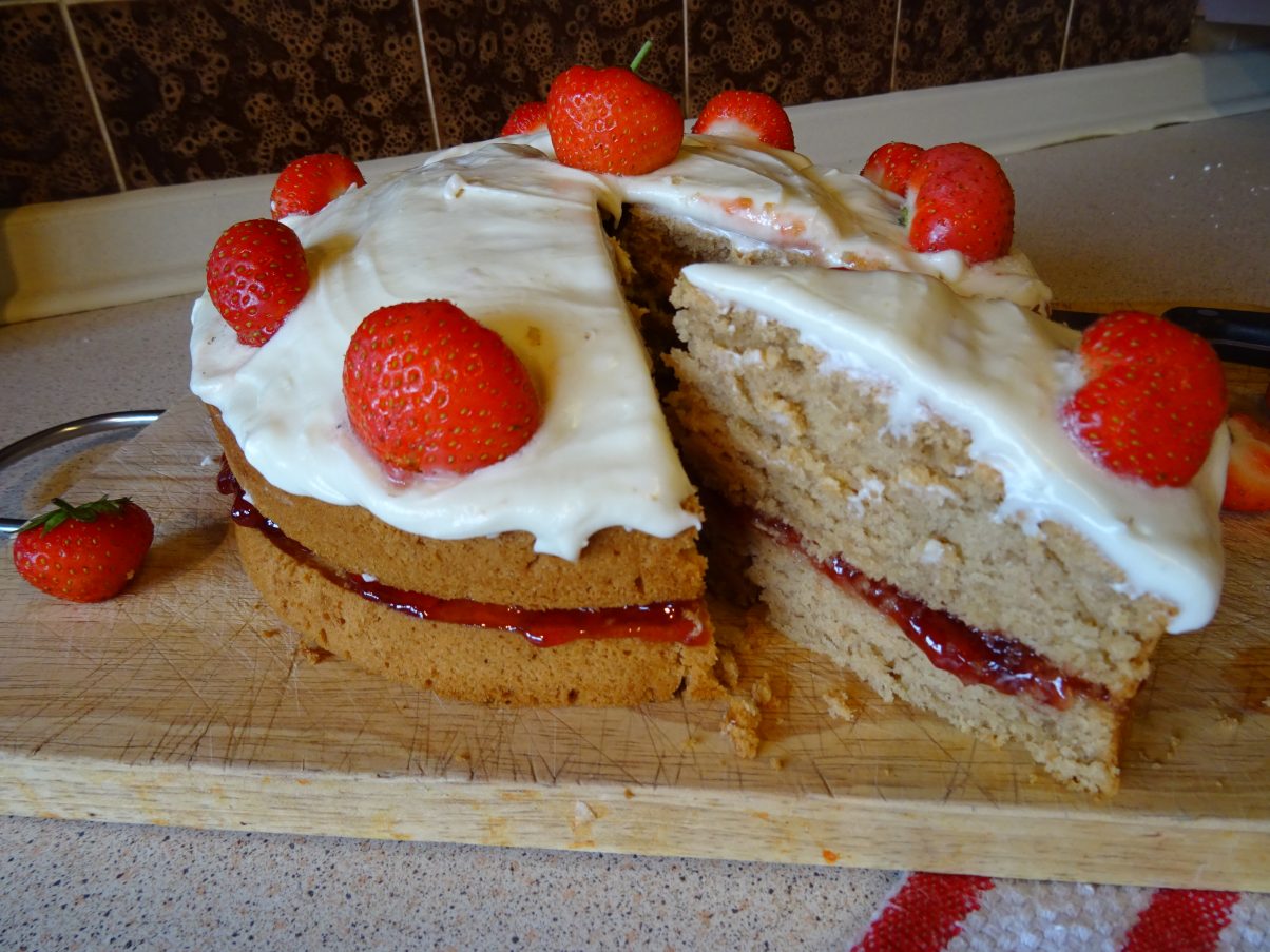 The Best Vegan Victoria Sponge Cake Ever