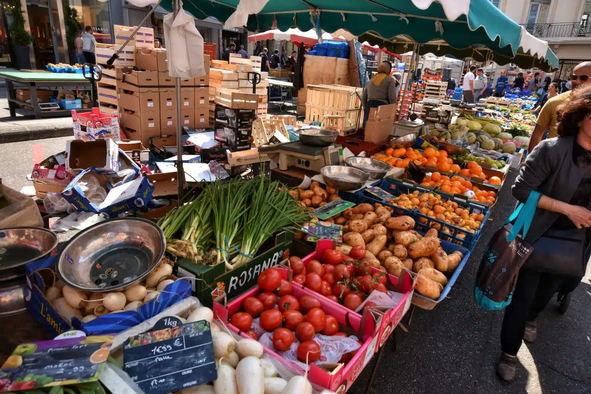 fruit and vegetable market Lyon