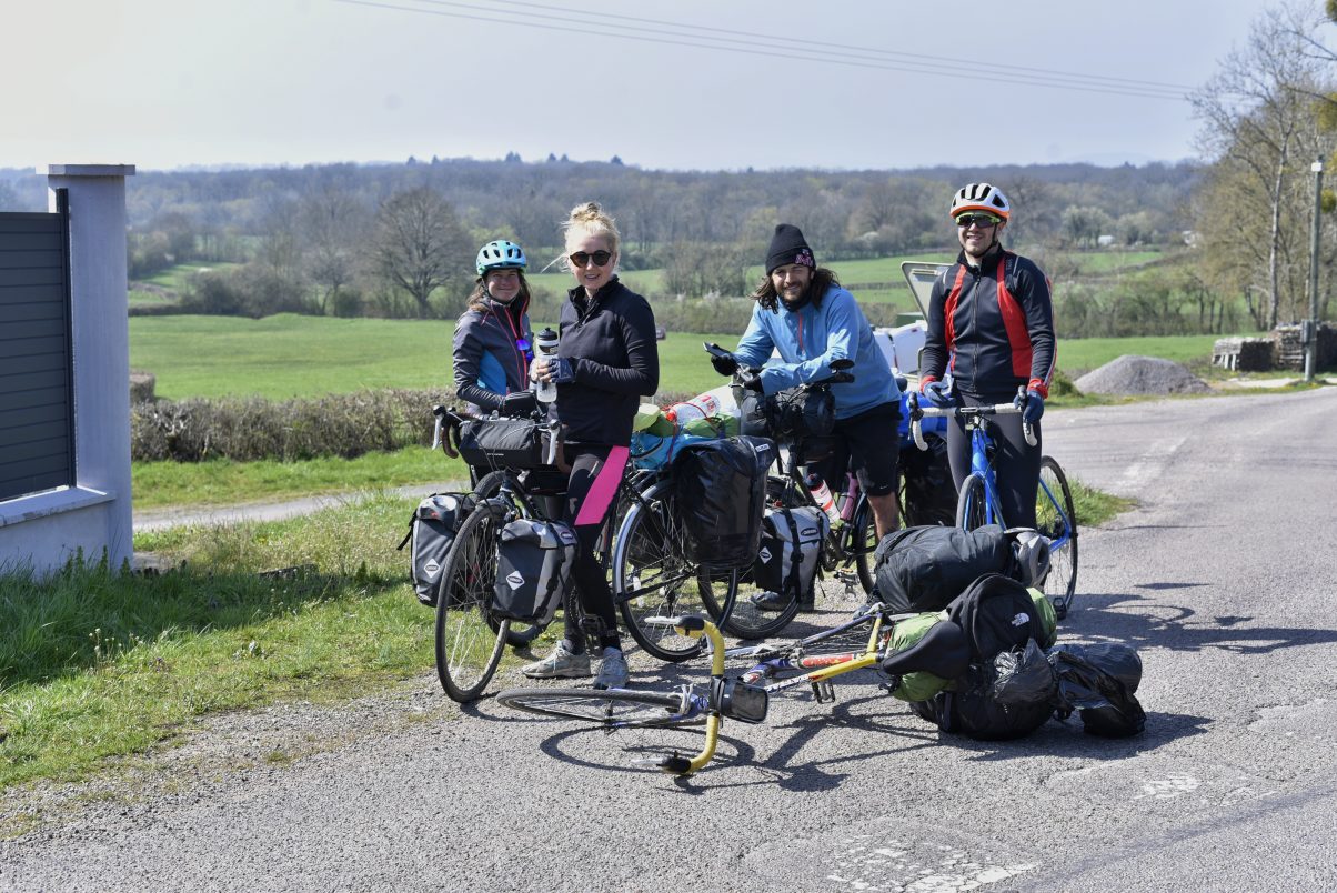 Cycle tourers in France